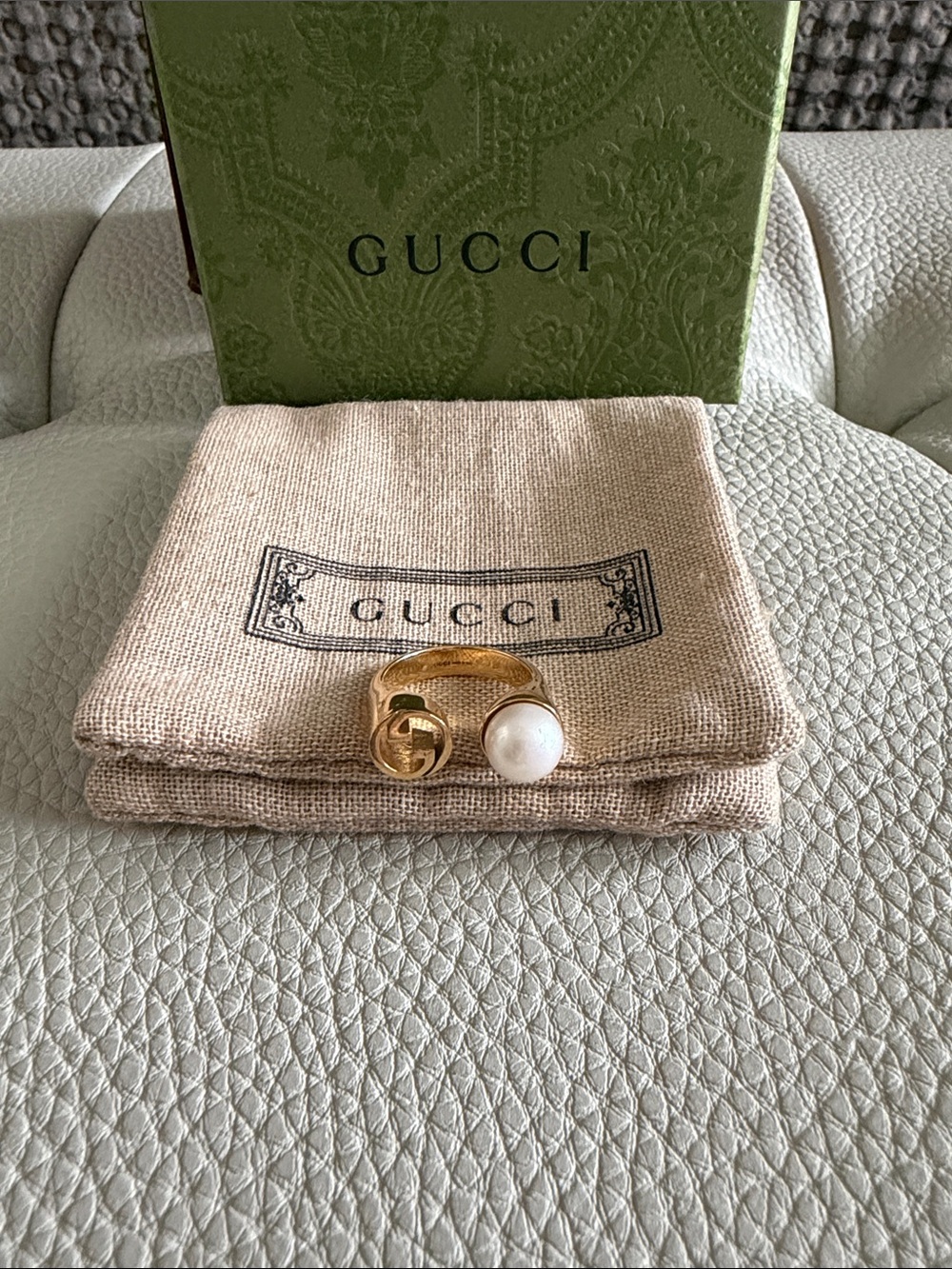 Gucci Gold Pearl Double-Emblem Ring - Gold & White